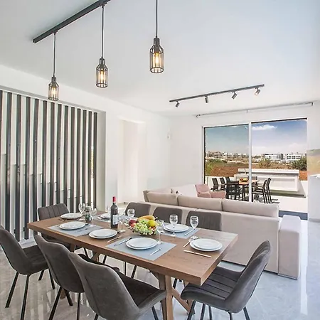 Villa Vie Blue 4 *